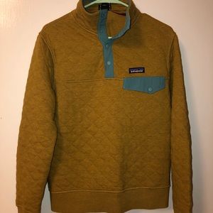 SOLD: Men’s XS Patagonia quilted fleece 💛